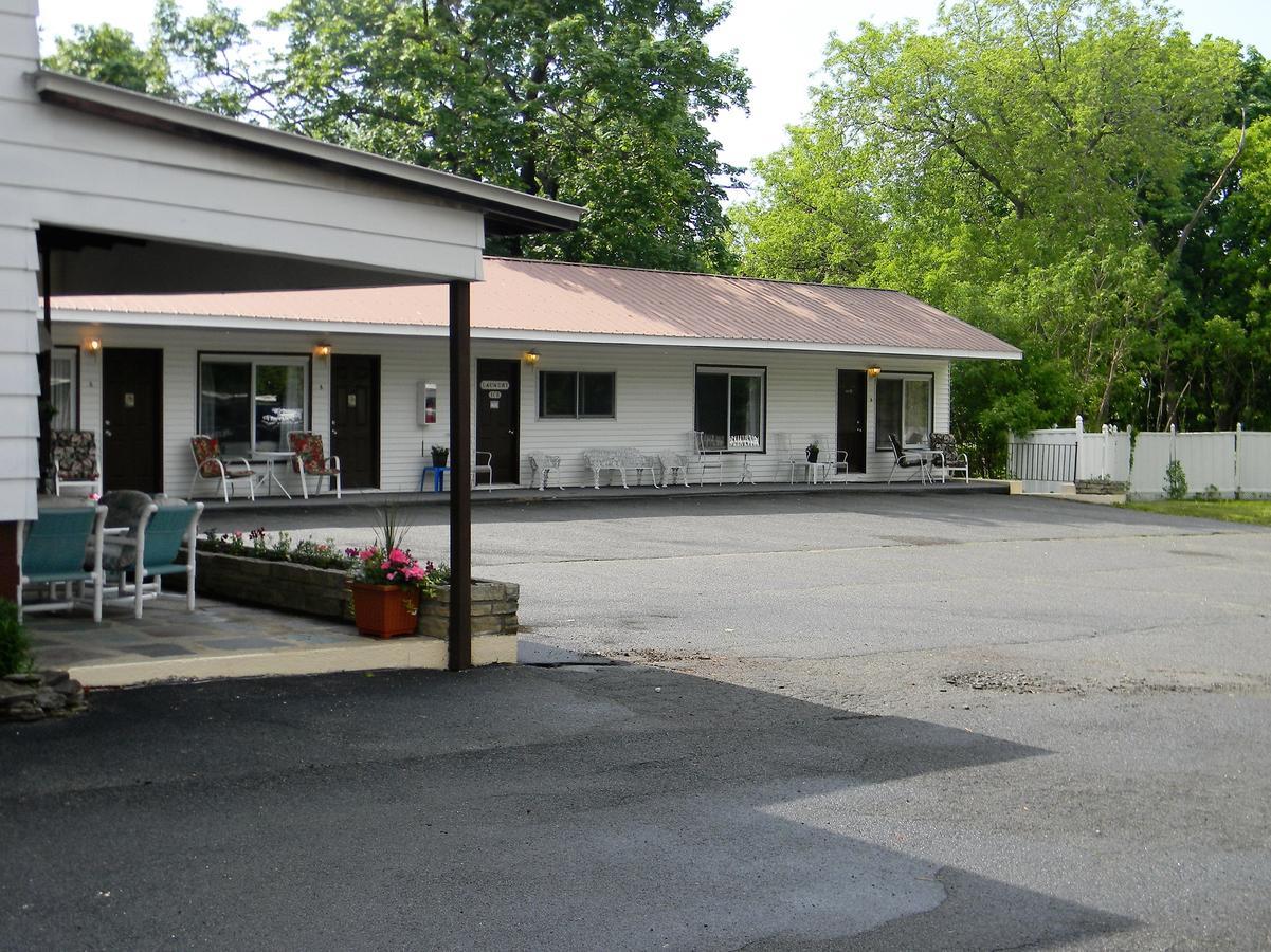 The Stone House Motel & Motor Lodge Ticonderoga Exterior photo